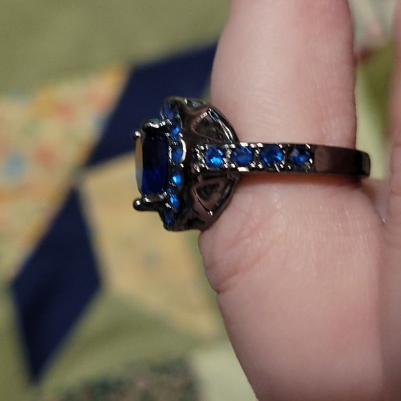 Beautiful Blue Sapphire black Rhodium Plated Ring - Picture 4 of 4